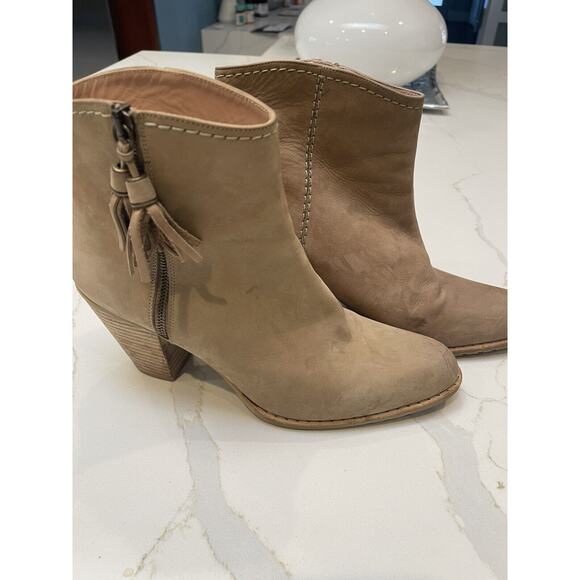 Stuart Weitzman Boots Womens Size 10 Suede Nuprancing Tassel Ankle Booties Fall - Picture 1 of 9